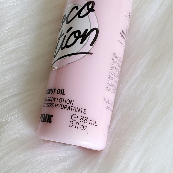 PINK VICTORIA'S SECRET COCO LOTION + PINK VS VELVET SCRUNCHIE 💖 - Picture 5 of 6